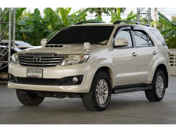 2012 TOYOTA FORTUNER 3.0 V  2 WD  A/T สีขาว รูปที่ 0